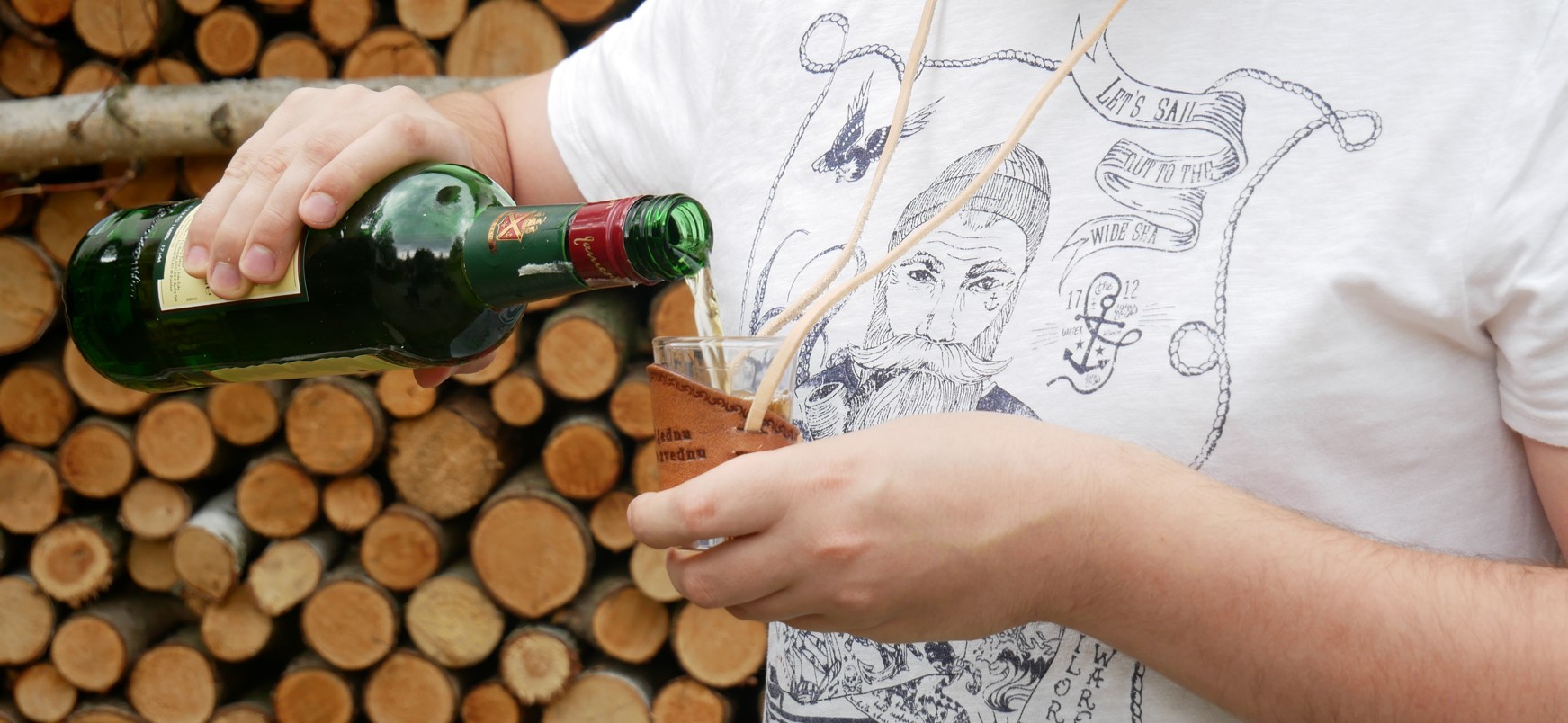 Odlivka (panák) na krk 4 cl -  "Candát"