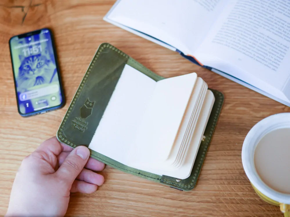 Myšlenkovníček - zápisníček do kapsy - zelený - s ražbou kočičky