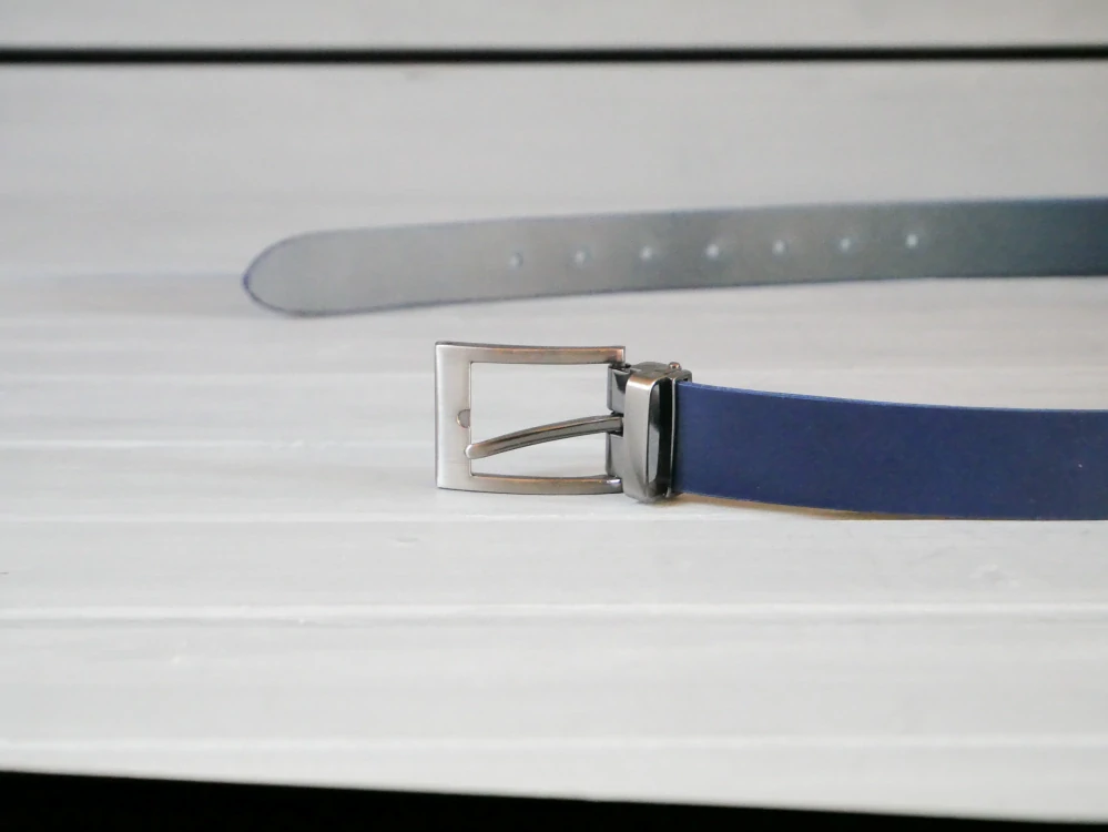 Kožený opasek - oblekový - modrý