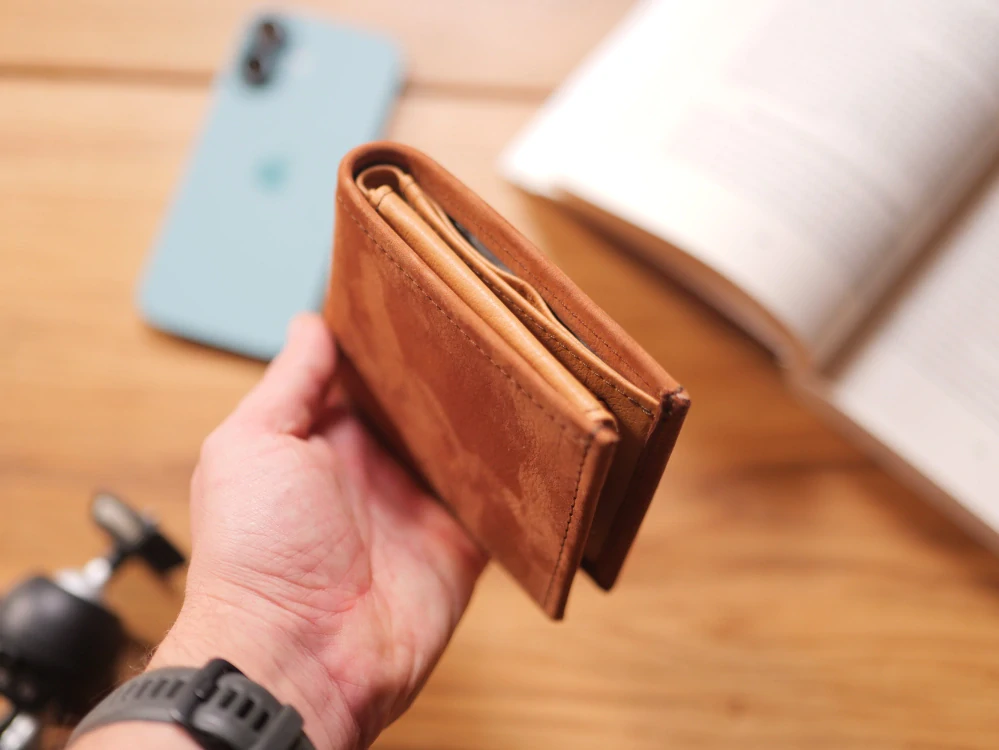 Kožená peněženka - Alex s výklopnou kapsou