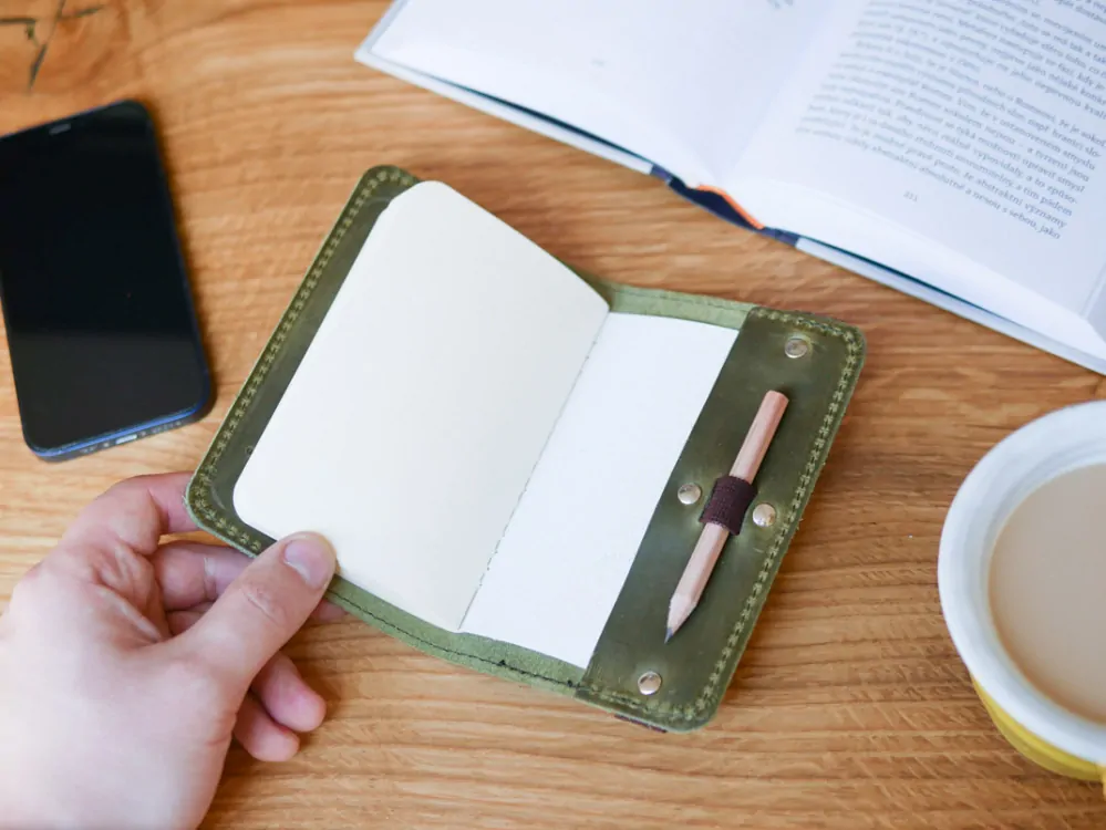 Myšlenkovníček - zápisníček do kapsy - zelený - s ražbou kočičky