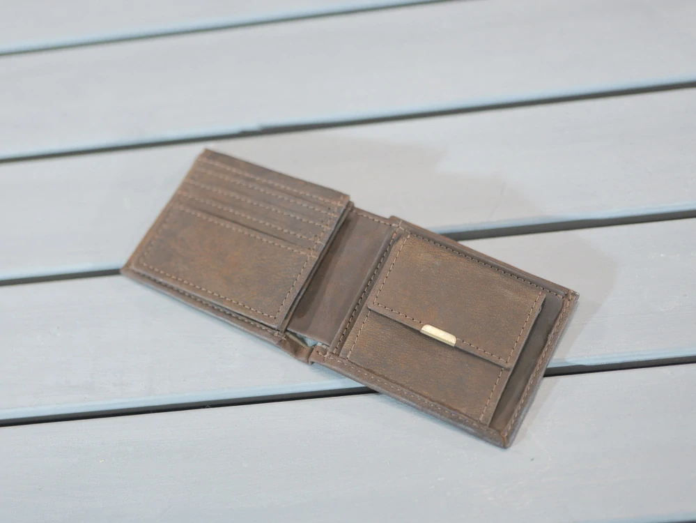 Kožená peněženka - Alex s výklopnou kapsou a RFID