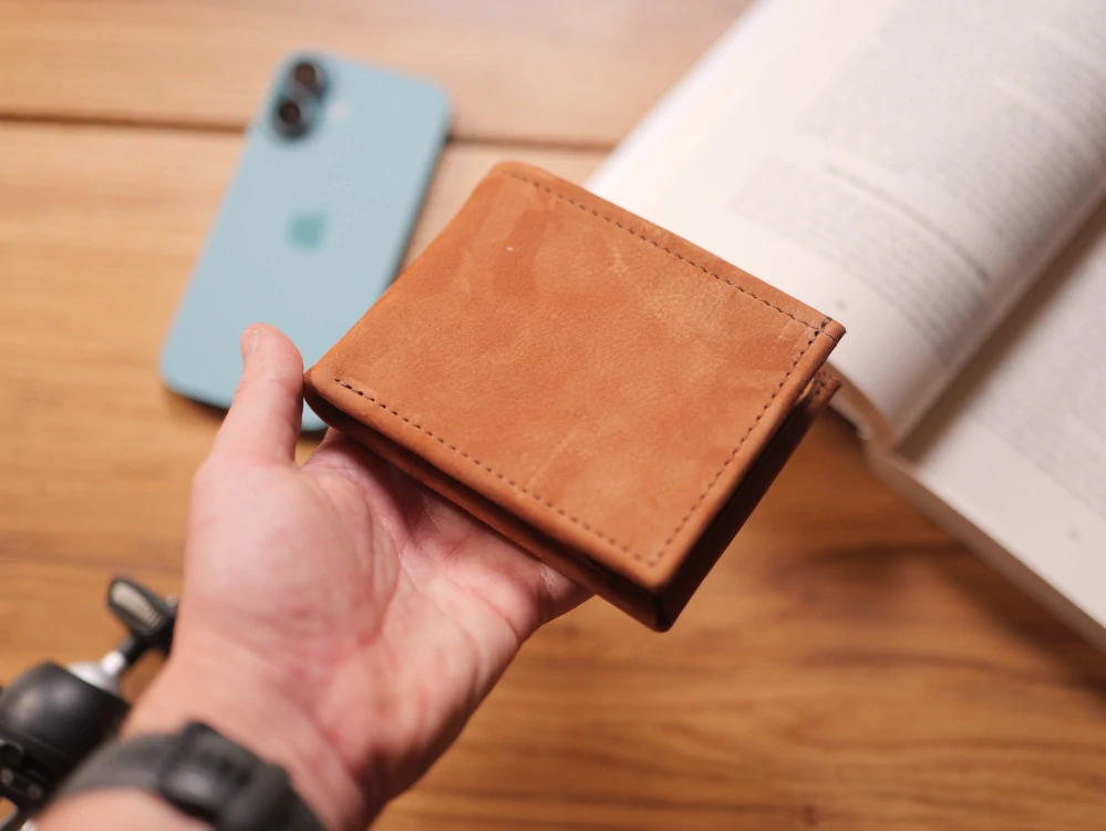 Kožená peněženka - Alex s výklopnou kapsou