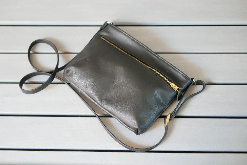 Anna - stylová kožená kabelka crossbody