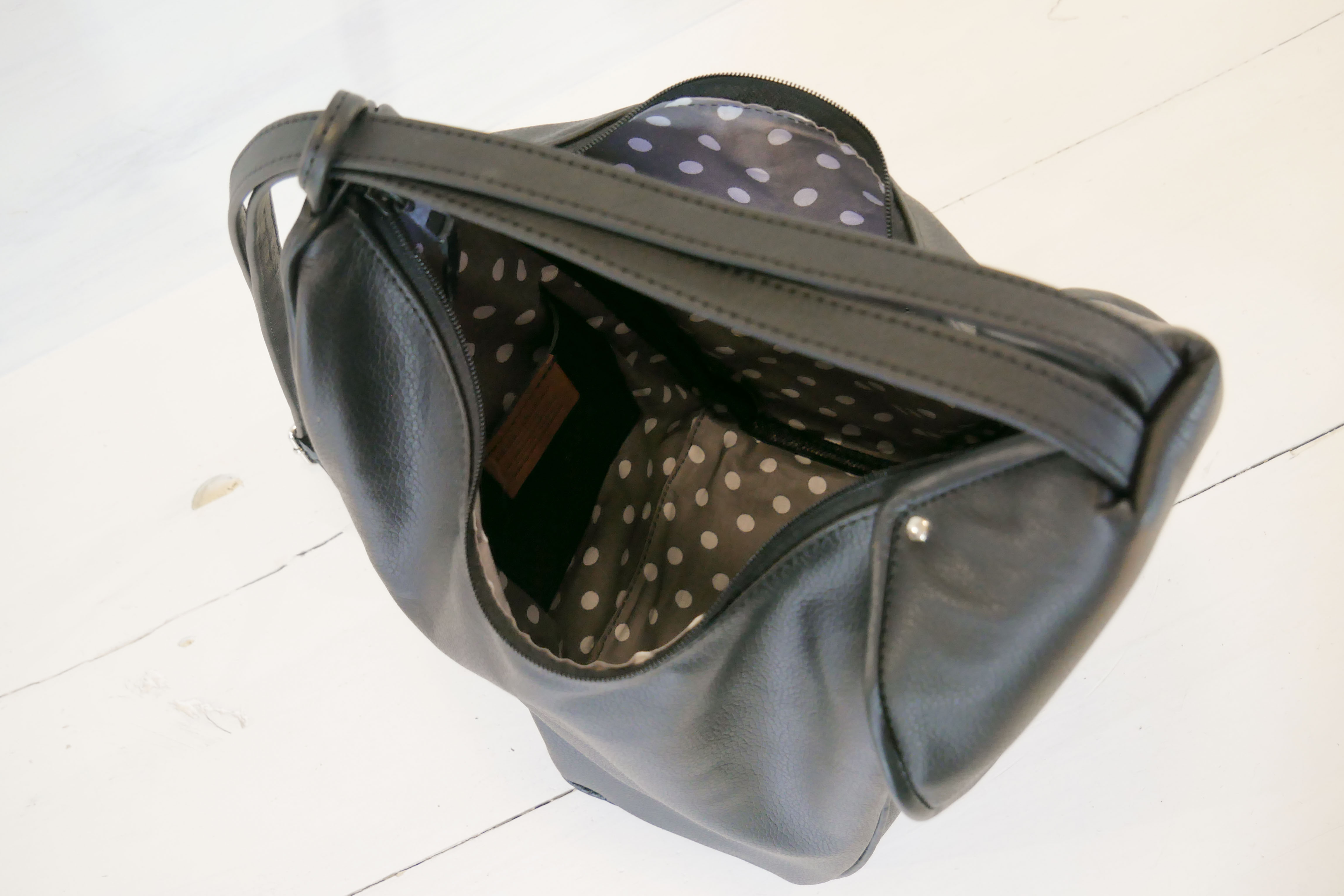 Kabelko batoh - black Widow Daniel