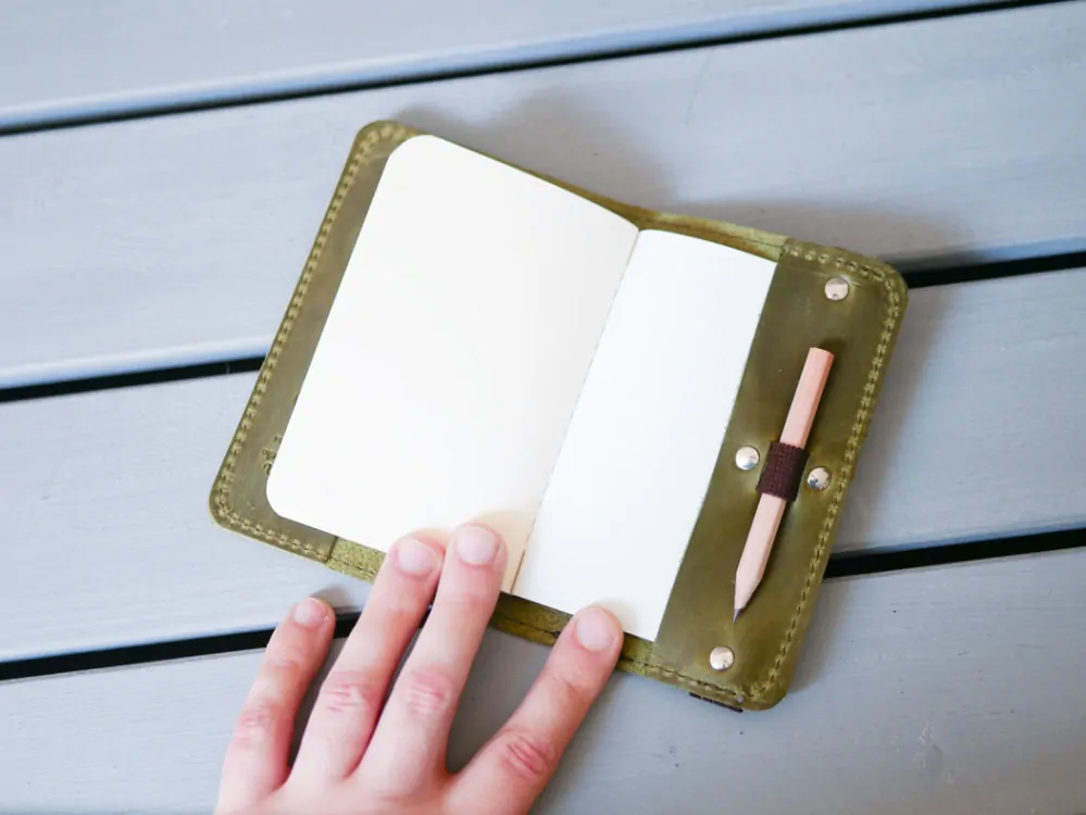 Myšlenkovníček - zápisníček do kapsy - zelený - s ražbou kočičky