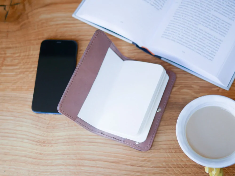 Myšlenkovníček - zápisníček do kapsy - odstín kakao - s ražbou kočičky