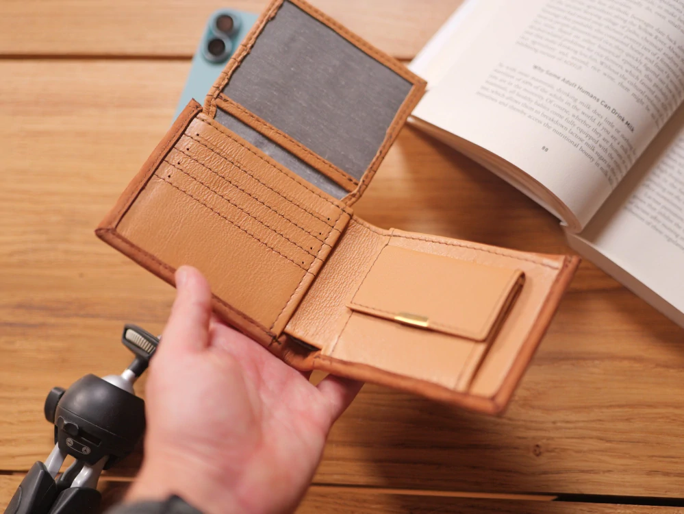 Kožená peněženka - Alex s výklopnou kapsou