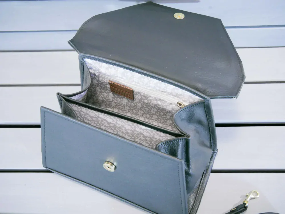 Kožená flap kabelka - Mia 